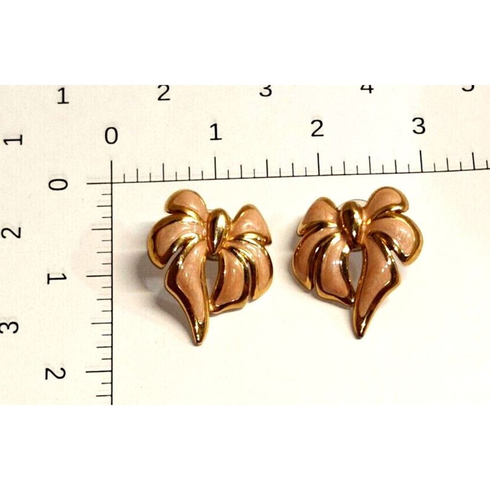 Vtg Napier Gold Tone Pink Enamel Bow Ribbon Earrings